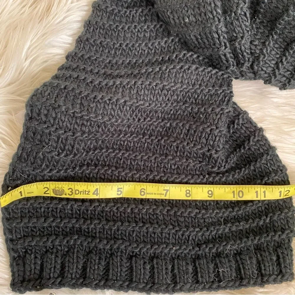NEW ZARA black knit scarf